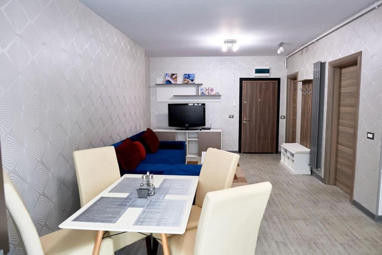 Blue Apartment In Spa N Pool Beach Resort Năvodari Esterno foto