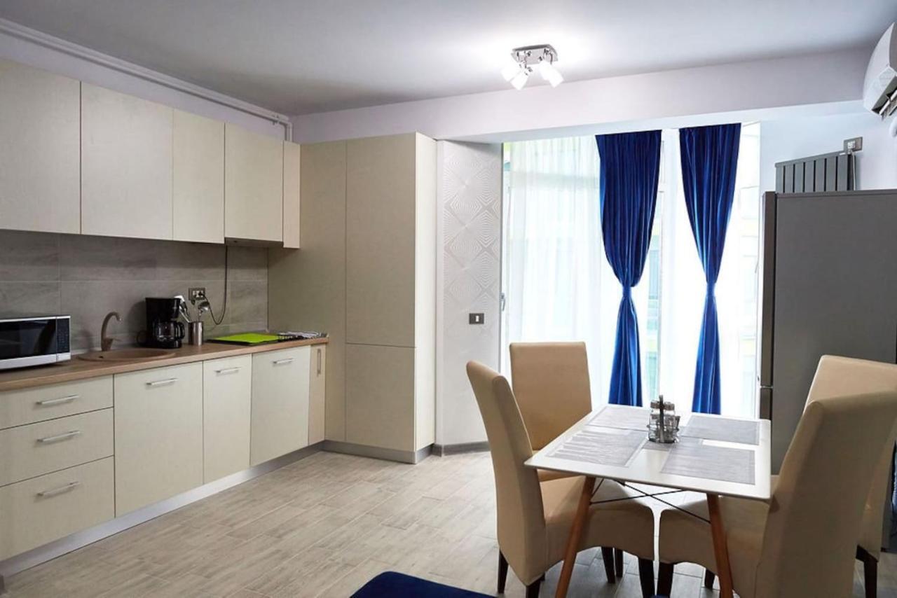 Blue Apartment In Spa N Pool Beach Resort Năvodari Esterno foto