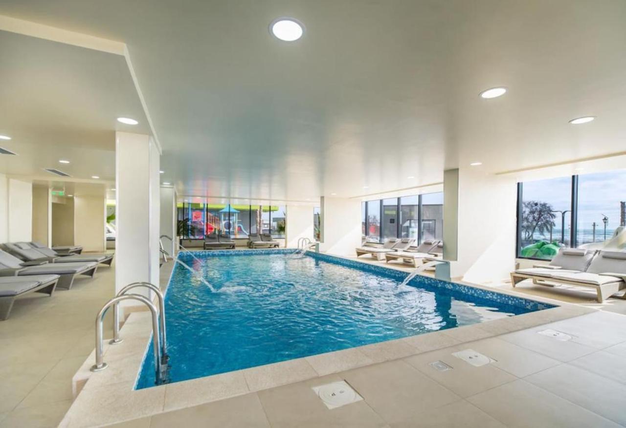 Blue Apartment In Spa N Pool Beach Resort Năvodari Esterno foto