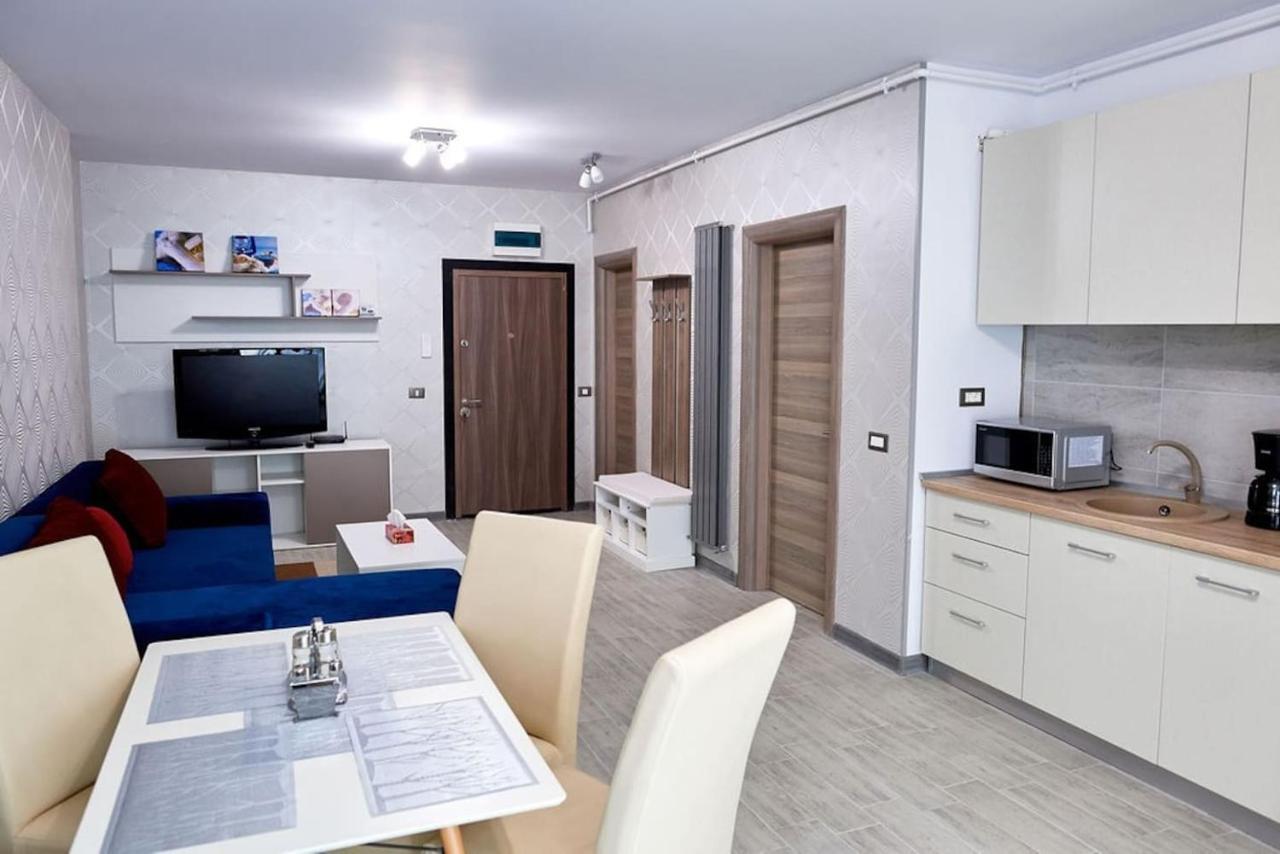 Blue Apartment In Spa N Pool Beach Resort Năvodari Esterno foto